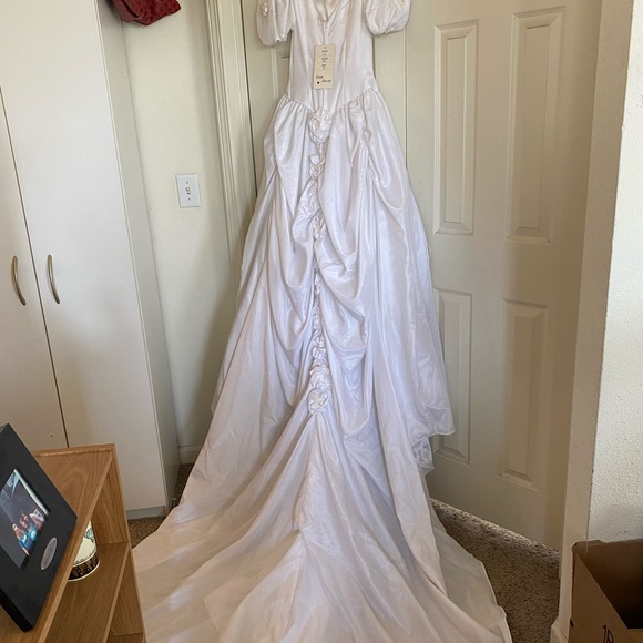 Vintage Lisa Marie wedding dress brand new - Picture 2 of 5